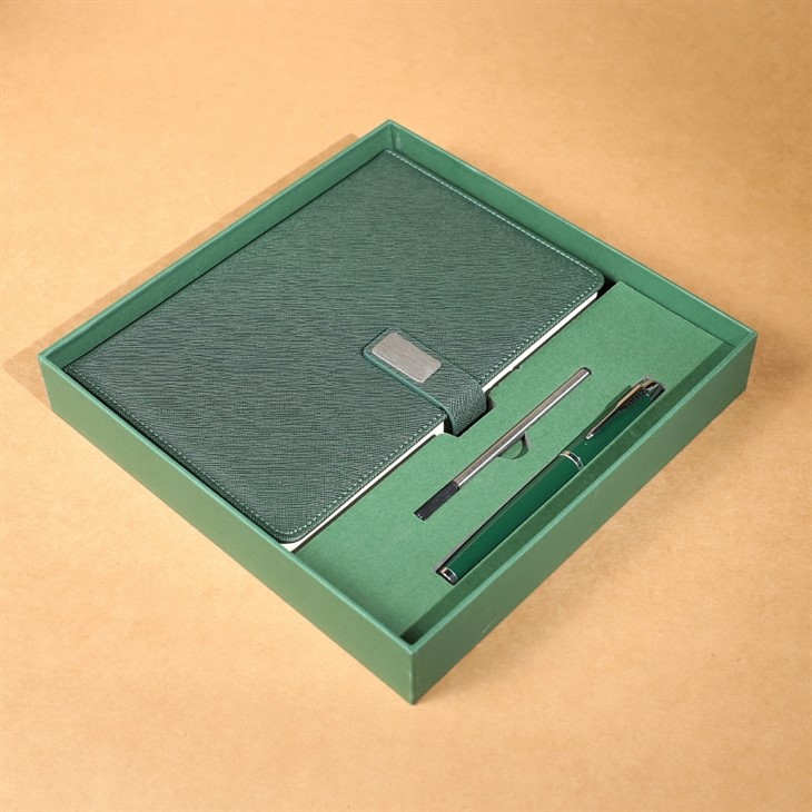 Bőr notebook és tollkészlet